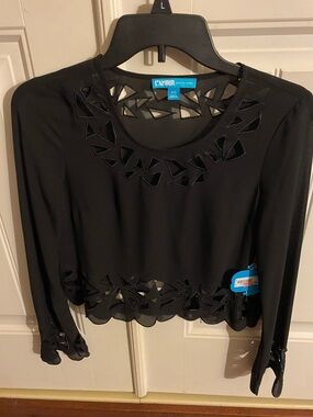 L'Amour Long-Sleeve Top with Geometric Cutouts Size XS